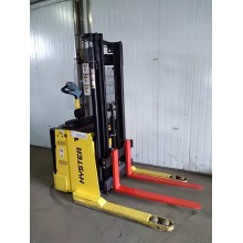 Штабелер электрический самоходный HYSTER 1.5 3,0м
