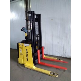 Штабелер электрический самоходный HYSTER 1.5 3,0м