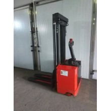 Б/У Штабелер электрический поводковый Manitou Log 2.5 т 3.25 м